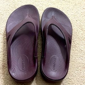 OOFOS sandals